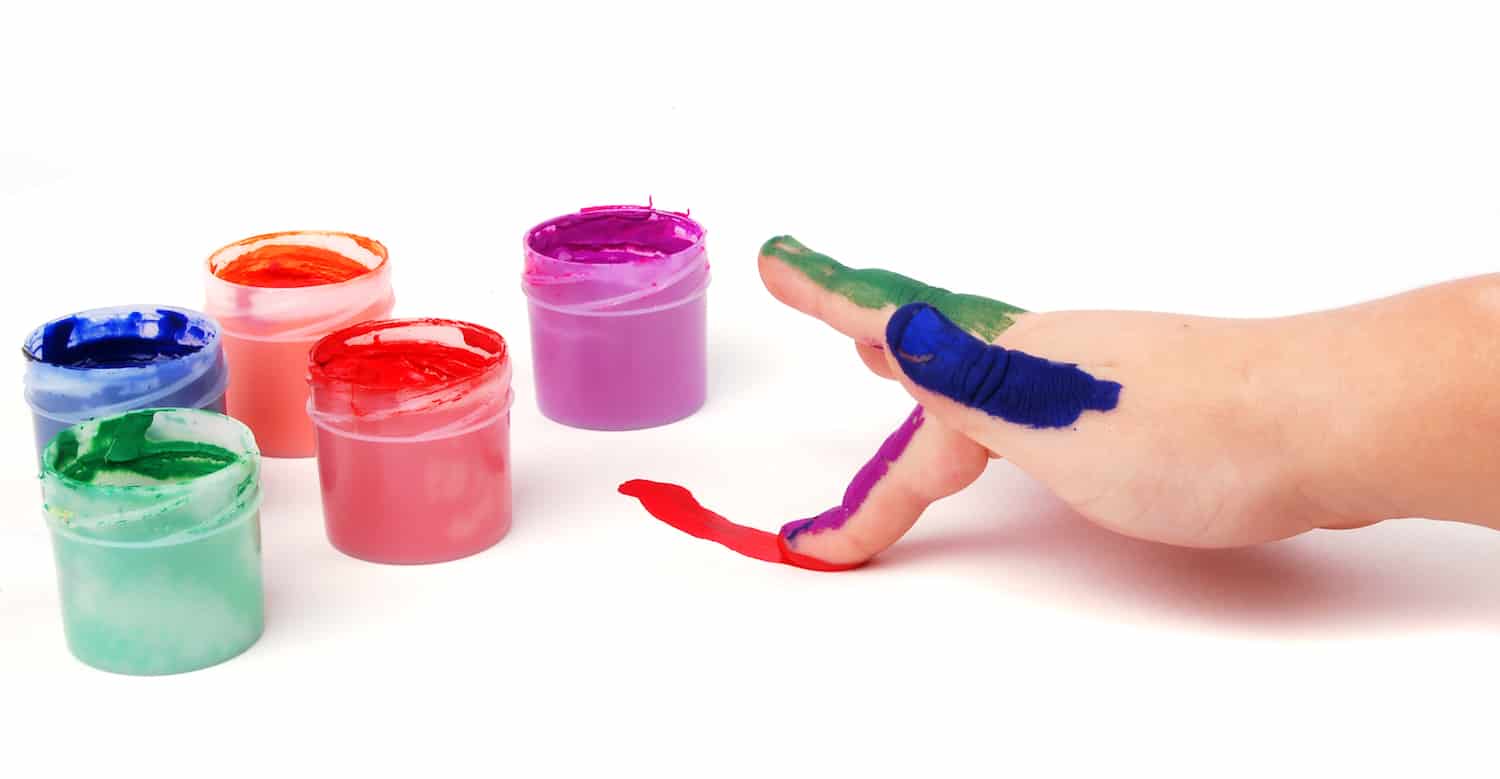 Fingerfarben Kinderhand