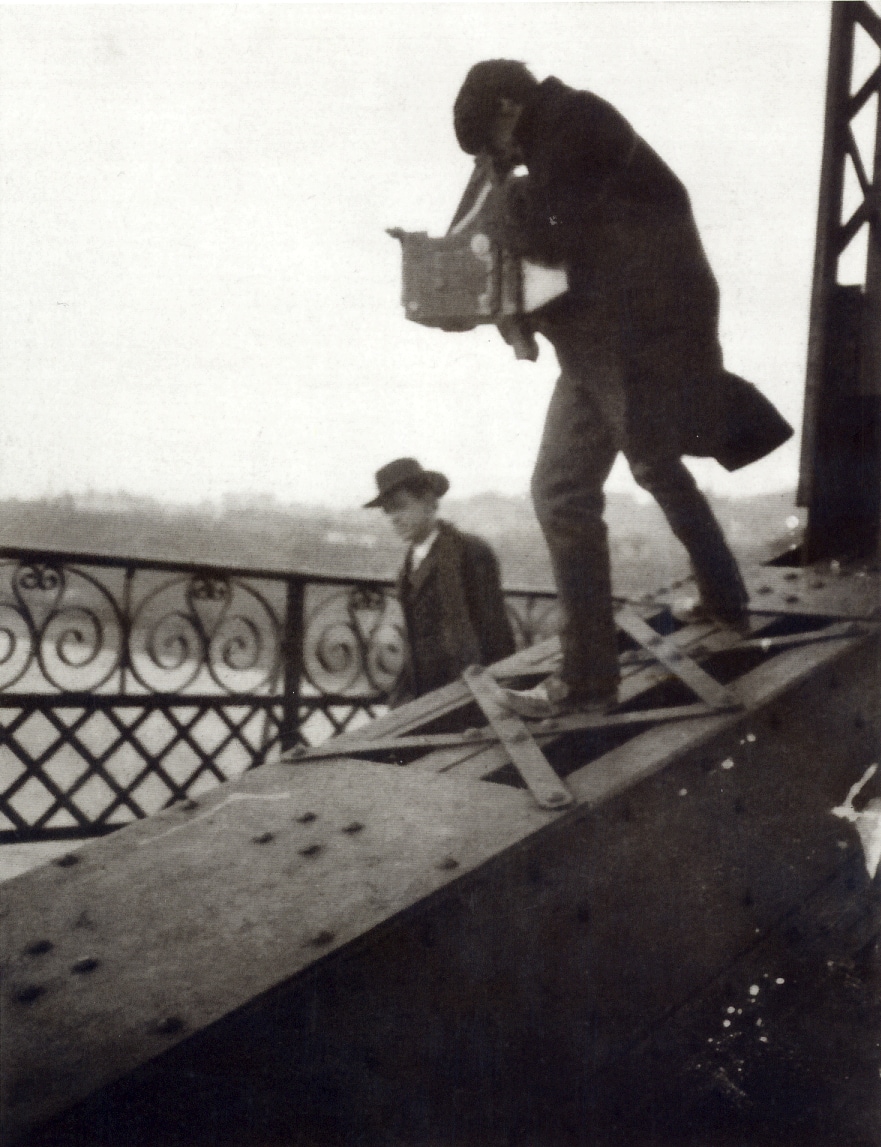 Alfred Stieglitz Photographing on a Bridge, um 1905